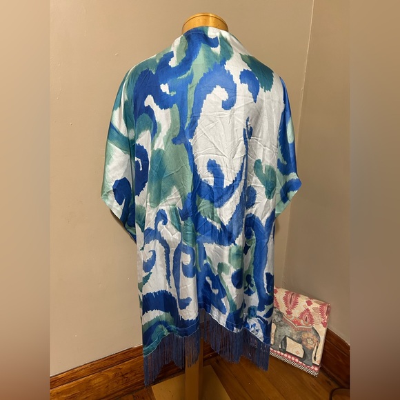 Chico's Silk Fringe Trim Whimsical Scroll Ruana Wrap One Size 100% Silk - Picture 4 of 10